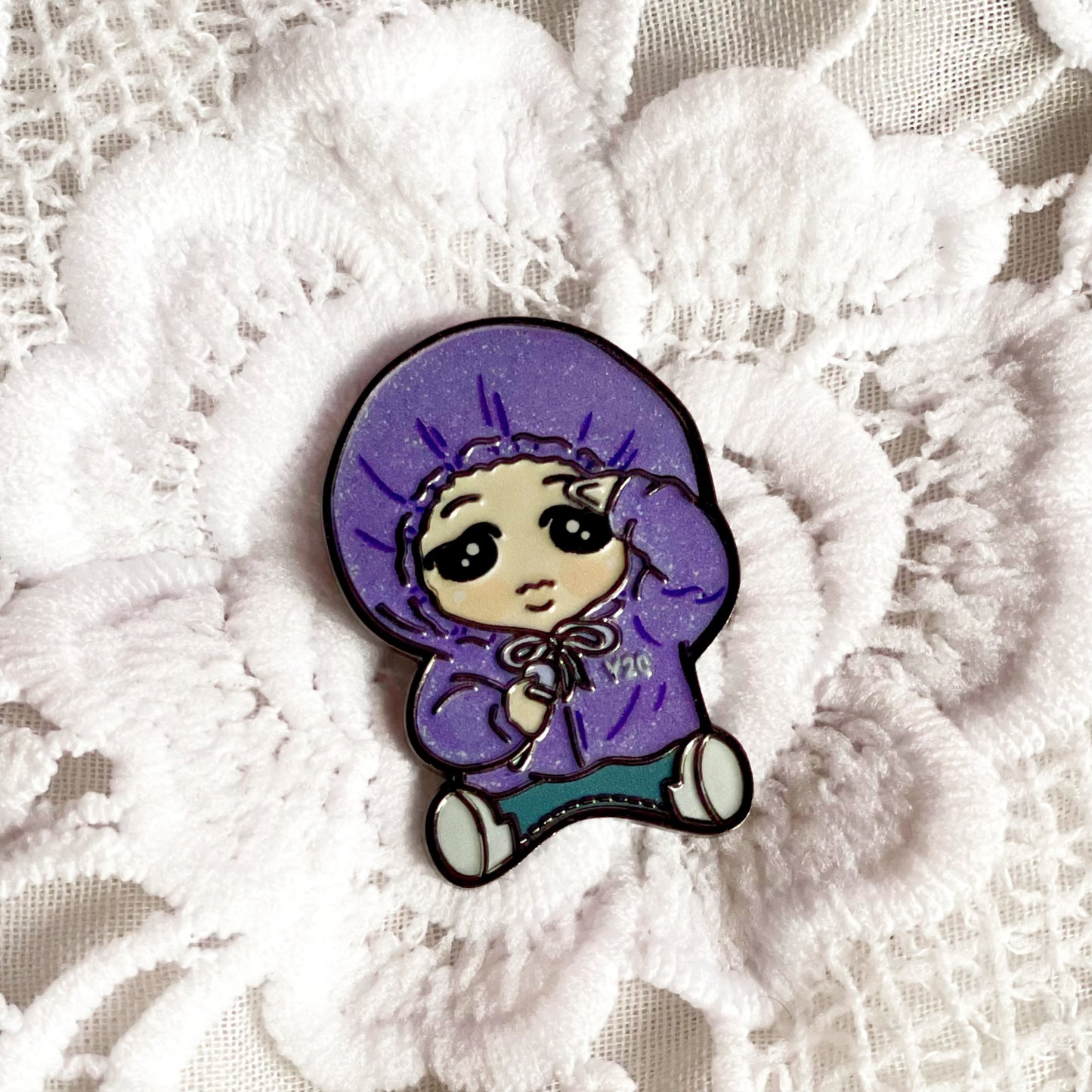 Mini mochi pin