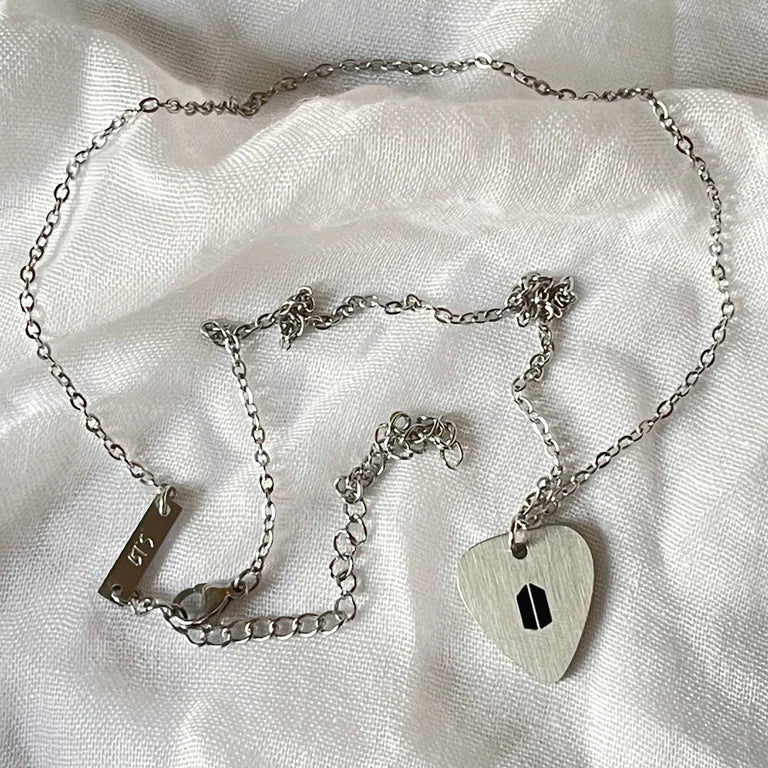 Collier de médiator de guitare